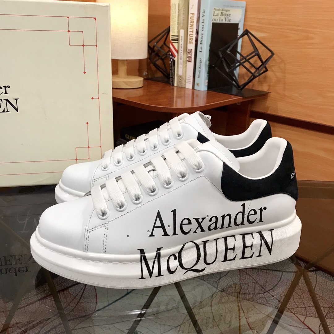 ALEXANDER MCQUEEN NERE E BIANCHE CON SCRITTA