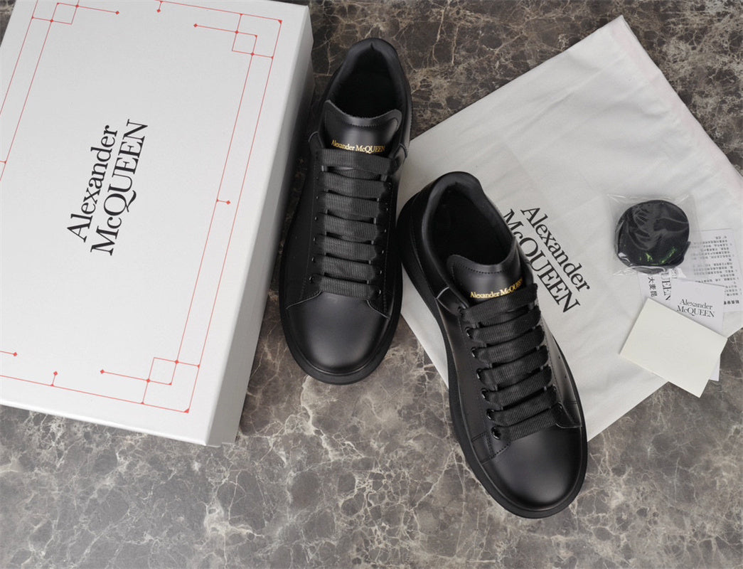 ALEXANDER MCQUEEN TOTAL BLACK