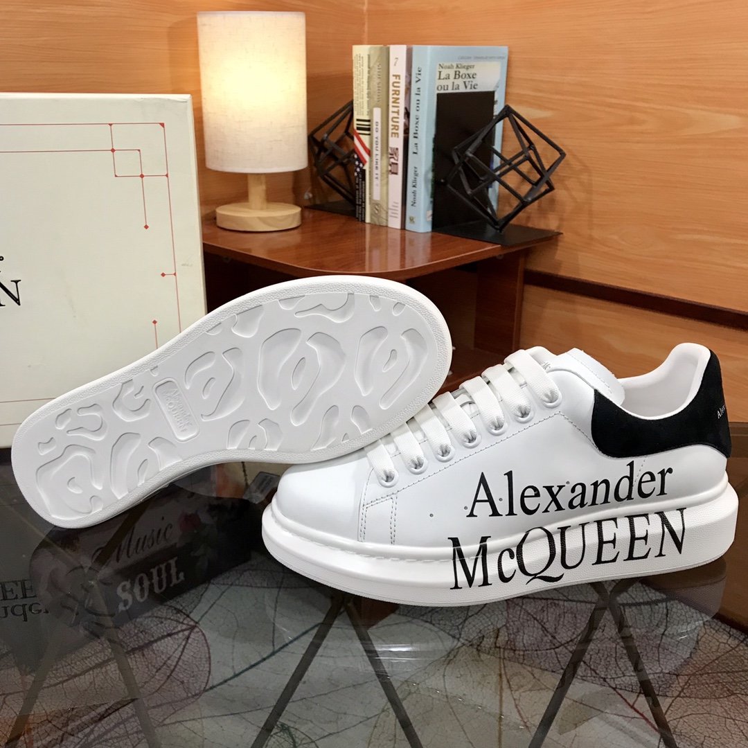 ALEXANDER MCQUEEN NERE E BIANCHE CON SCRITTA