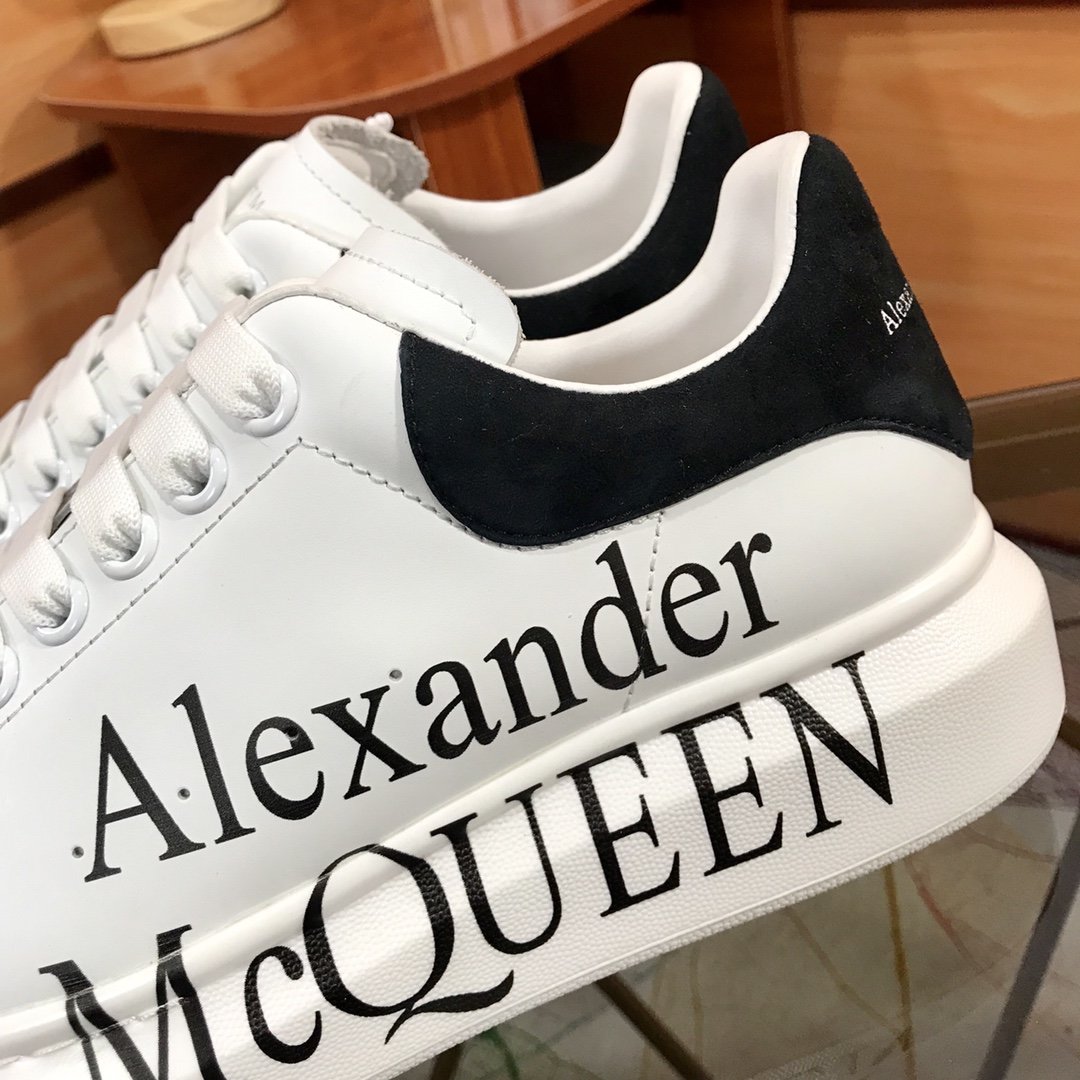 ALEXANDER MCQUEEN NERE E BIANCHE CON SCRITTA