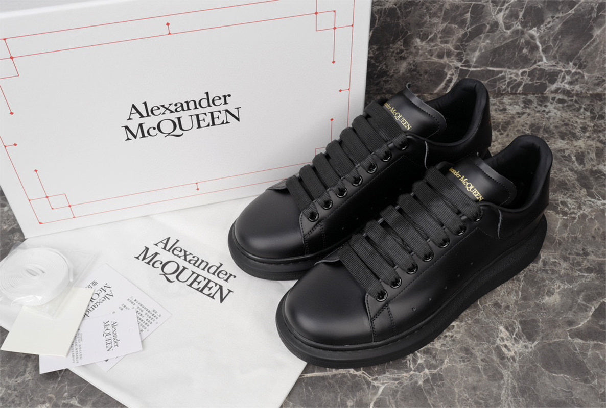 ALEXANDER MCQUEEN TOTAL BLACK