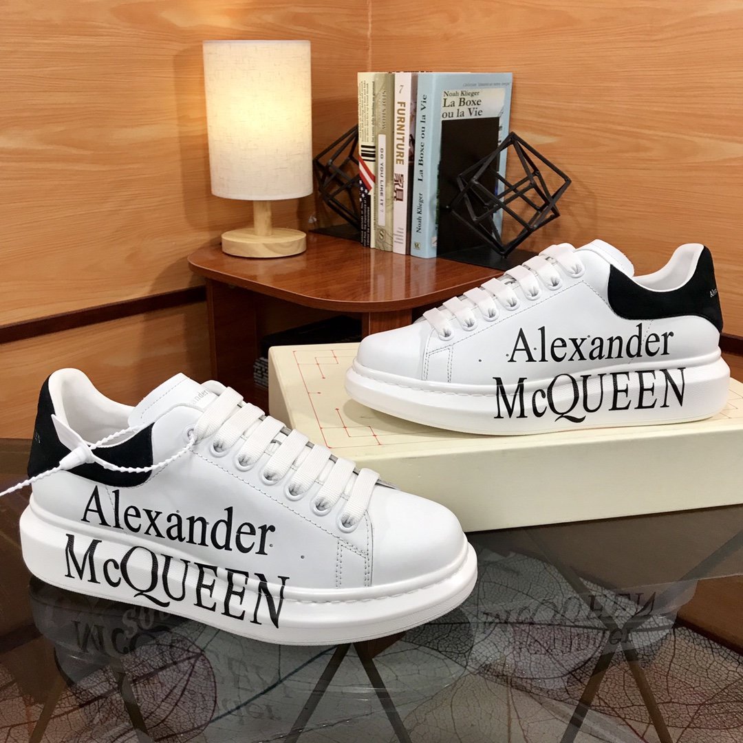 ALEXANDER MCQUEEN NERE E BIANCHE CON SCRITTA